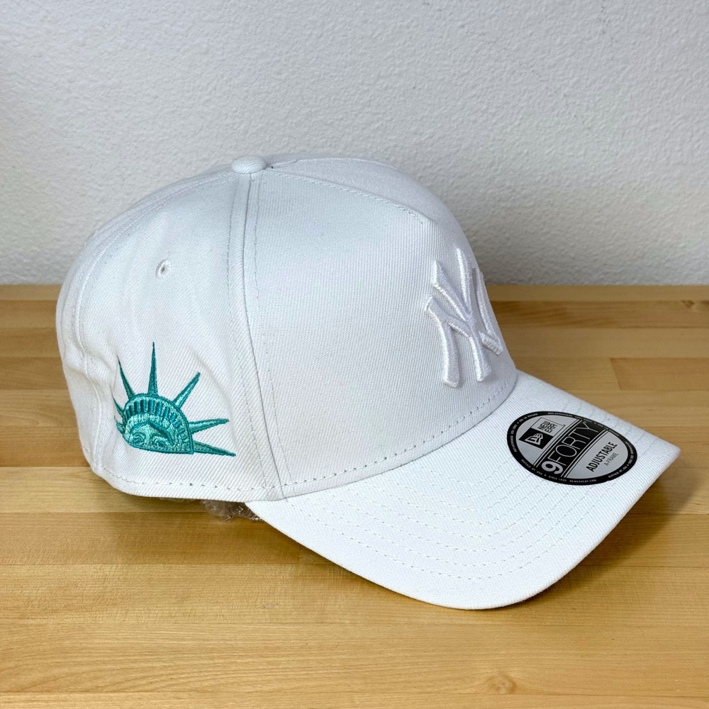 New Era 9FORTY A-Frame NY Yankees White Teal Statue of Liberty Snapback Hat